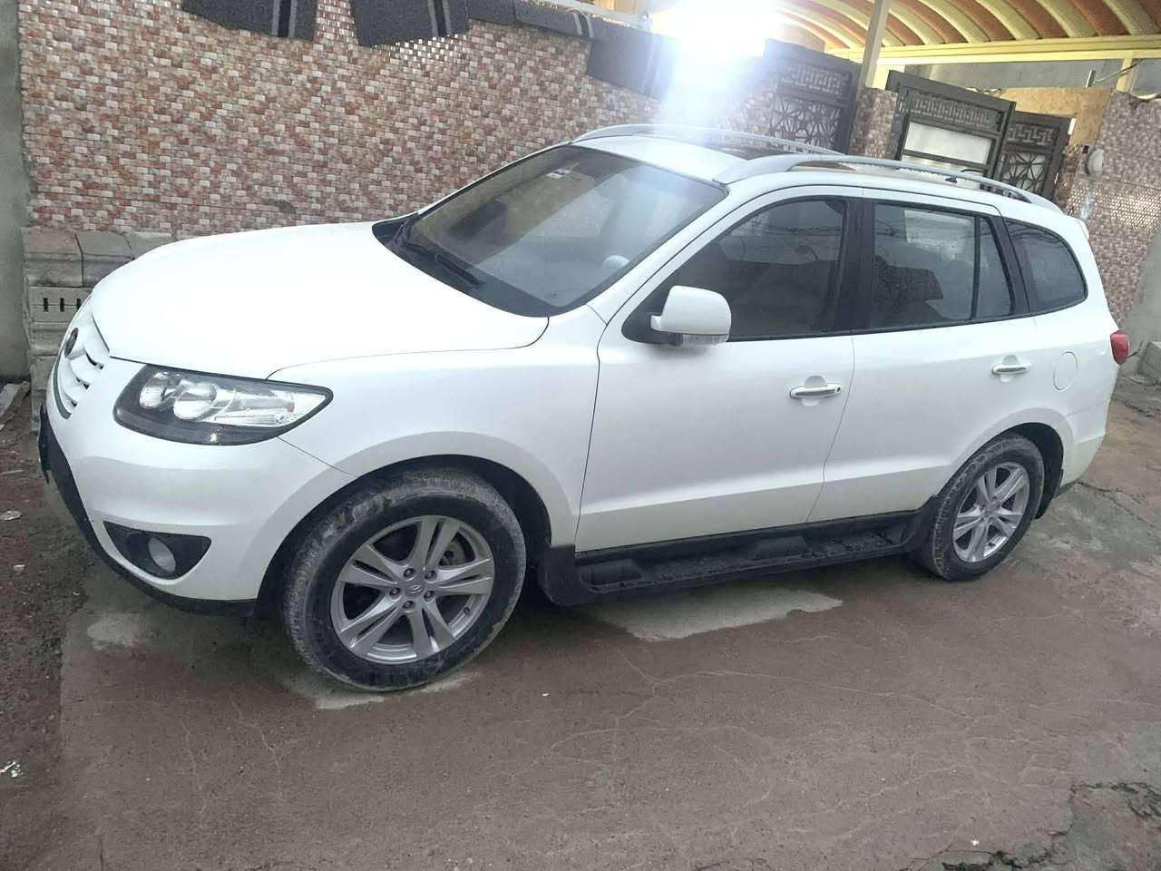 سياره موديل 2011 مكينة 6  سلندر ما مفتوح ماشيا 257رقم نينوى***********
