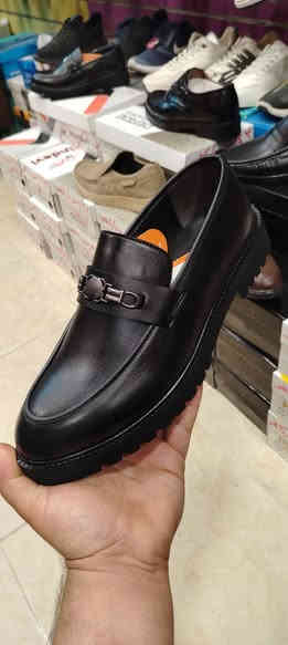 السلام عليكم ورحمة الله وبركاته
تم وعلى بركة الله وصول بضاعه جديدة
إلى محل الطائي احذيه رسمي رجالي
قياسات من 40 إلى 45
السعر 20000الف
الاستفسار الاتصال على الرقم
***********
العنوان القائم حصيبه مقابيل جامع القائم الكبير
