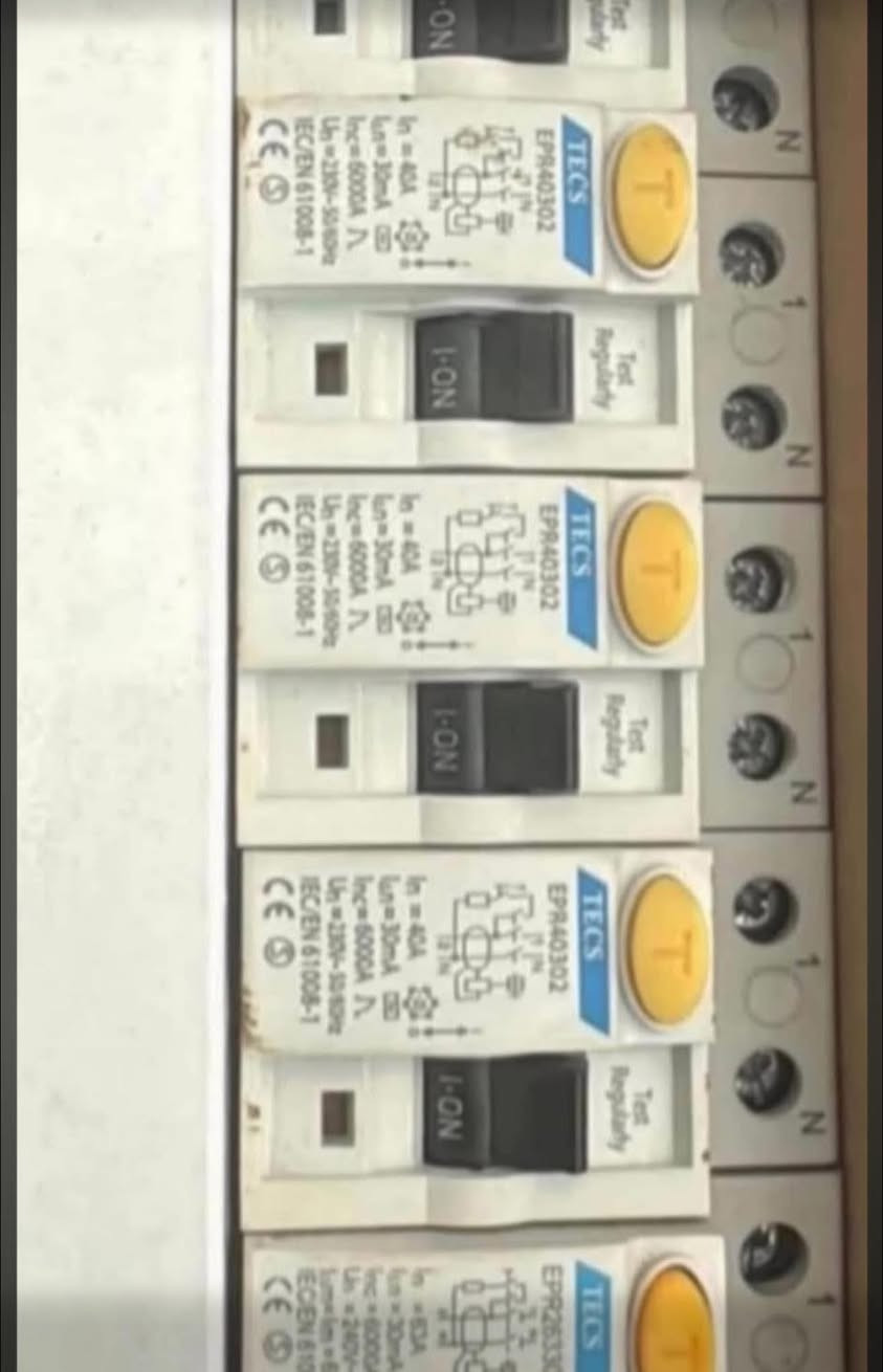 ألسلام عليكم يتوفر
أيرثكج ٢٥ /٣٢ /٤٠ /٦٣ /١٠٠ أمبير ياباني وكوري وفرنسي وإنكليزي وهندي بالة أصلي 👈٨  ألاف 👉

أيرثكج شنايدر فرنسي ٢٥ /٣٢/٤٠/٦٣ أمبير جديد 👈١٢ ألف 👉

شورجه عكد النصارى 

قرب جامع ابو التمن 

وتوجد خدمه توصيل 

👉***********👈
