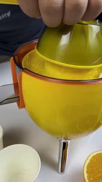 عصارة • ٣٠٠ واط • خالية من BPA