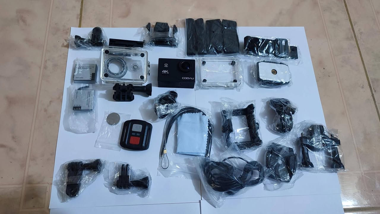 السلام عليكم
يتوفر عندي هاي الكاميرا هي والملحقات كما موضح بالصور 
بسعر 40 الف 
يتوفر توصيل


**إذا كنت صاحب هذا الإعلان وتريد حذفه لأي سبب، رجاءا أرسل رسالة إلى الدعم الفني**