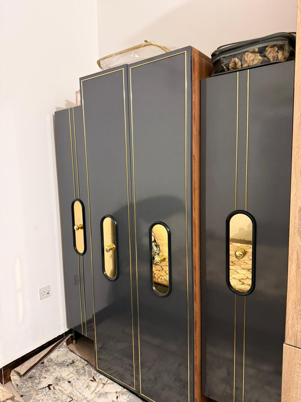 غرفة نوم نفر و نص
كامل للبيع
٥٥٠ السعر 
***********
