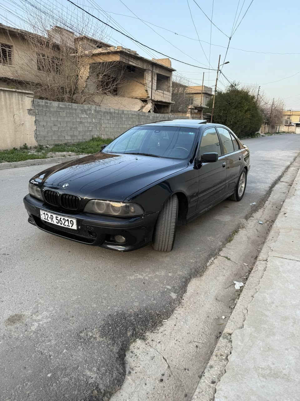 السلام عليكم بي ام صقر للبيع موديل 2000 حجم 528 سياره فول تبريد تدفئه شغال سلايت صبغ 3 قطع فقط بدون ضرر طخم تاير جديد كير محرك شرط التحويل مكان موصل حي الطيران السعر 90 وبيها مجال متواجد على الهاتف ***********،، ***********
