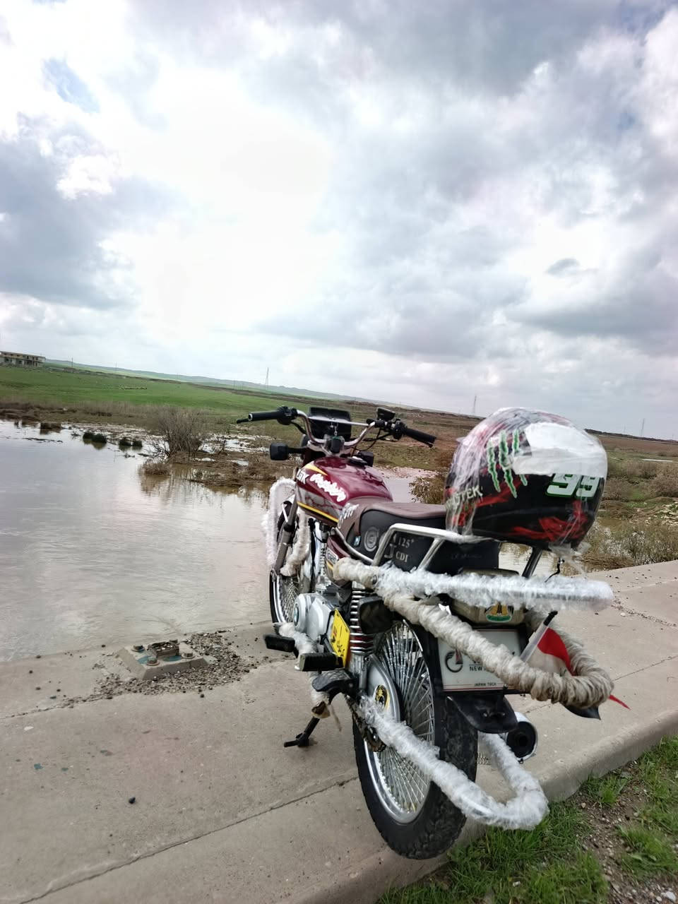 السلام عليكم للبيع ماطور سولنك موديل 2023 ماطور جديد كله شقال منفيس موجود  كهربايات كله شقاله نشرات   سعره 550مكاني ملا عبدلله فلكت وادي النفط  اتصل *********** رجان الموشراي لا يعلق اعبر المنشور
