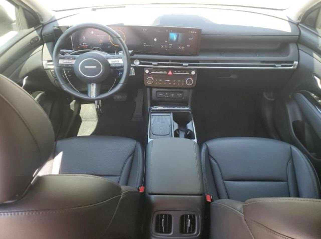 سلام عليكم 
توكسان موديل 2025/فول مواصفات برستيج هايبرد/ اعلى فائه ليمتد
قمار بانوراما
كشنات جلد تدفئه تبريد خلي امامي
خزن كشن ميموري
كشن 2كهرباء
رادار امامي خلفي 
كامرات محيطيه
نقطه عمياء
شاحن 
داته شوب
هندبريك دكمه
صندوك كهرباء
سياقه بلبصه امامي خلفي
حادث سرقات الجاملغ نفسه نشد موجود داخل السياره فقط الدعاميه الاماميه نشدت
رقم بغداد تحويل ثاني يوم

السعر 232وبيه مجال 
عنوان السياره بغداد الاعظميه
***********
