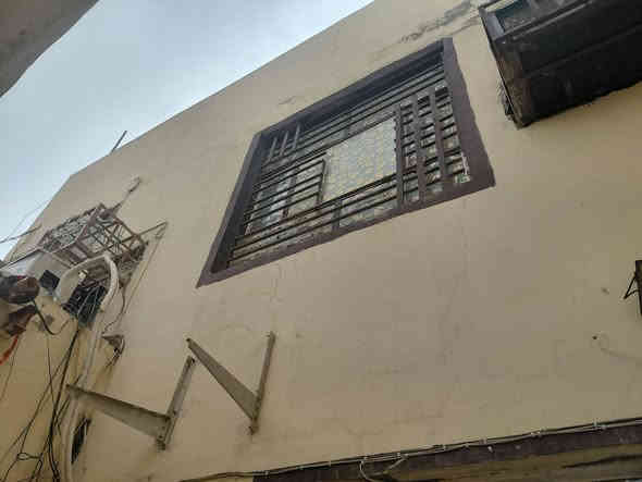 دار للبيع 145متر حي ميسان مقابيل جامعه الأمام الصادق خلف مطعم سيد عدنان الجديد على ساحه دولان 2متر مطلوب صندوق الاسكان 210الشهر السعر الكلي 185 قريب على الشارع تجاري ***********
الطابق الاول استقبال ومطبخ وصاله وحمام ومكشوفه 
الطابق الثاني 2غرفه وصاله وحمام وبيتونه
وغرفه بالطابق الثالث
