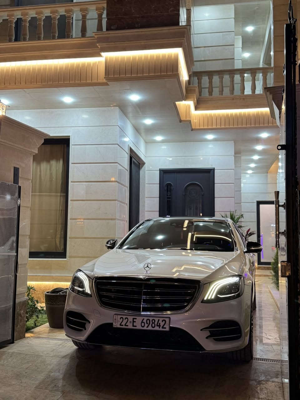 الوحش 🔥
مرسيدس s560 للبيع او المراوس 

مواصفات :

محرك 8 سلندر 4 الاف توين تيربو
كير 9 سرعات

وارد الماني فقط صبغ جاملغ وباب خلفي اثر شخط 

ماشية81 الف كيلو  

جكات تصعد وتنزل 

فتحة بانوراما

رادارات وكامرات 360

نظام الرؤية الليلية

تحكمات كشنات امامية و خلفية كهربائية و مساج

كشنات تدفئة وتبريد

نظام اضائة داخلية 64 لون 

DISTRONIC PLUS نظام القيادة الذكية

كاميرات 360 درجة

نظام النقطة العمياء

للحماية قبل الحوادث PRESAFE نظام

مساعد الحفاظ على المسار

نظام الفرملة التلقائية في حالات الطوارئ

PPF مغلفة بالكامل السيارة 

رقم اربيل وتحويل مباشر
________________________

السعر 52000$ ورقة 

للتواصل :***********
