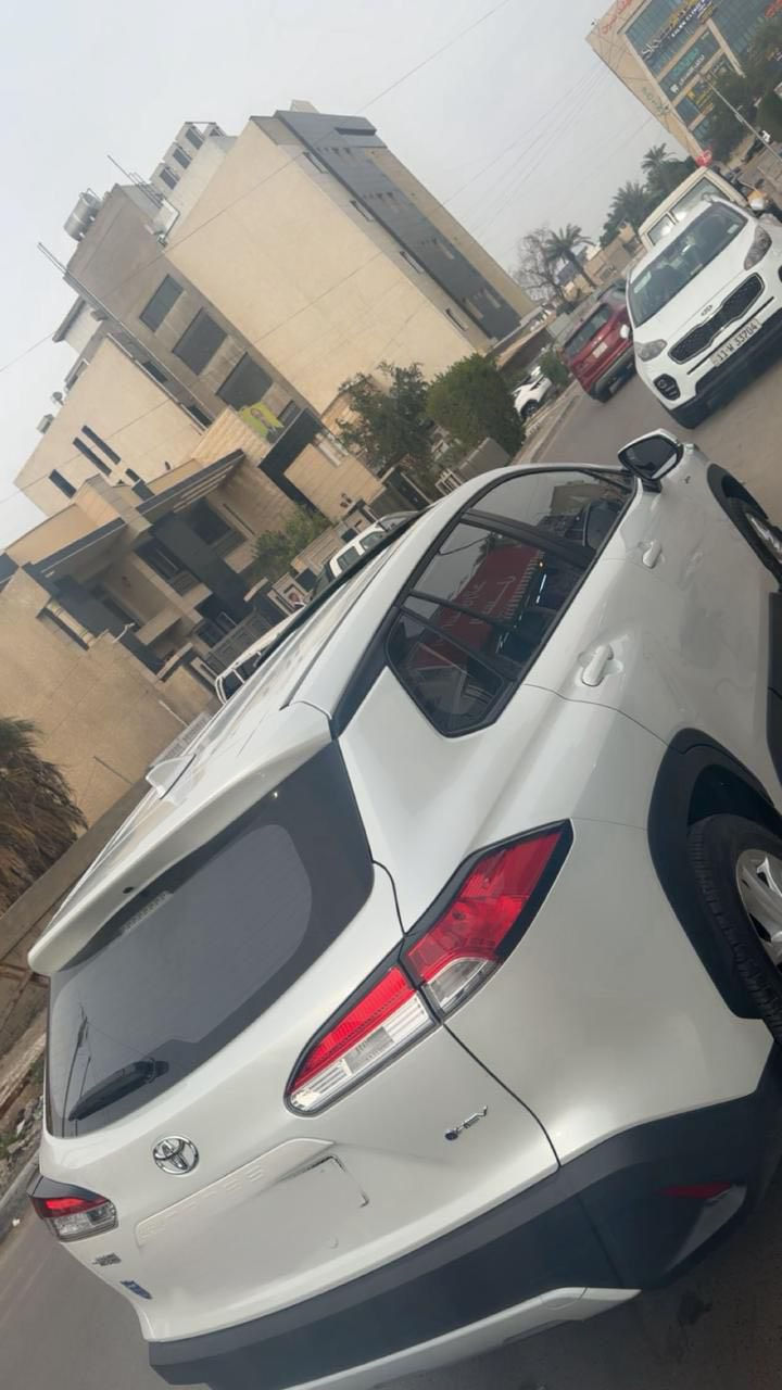 السلام عليكم للبيع كورلا كروز موديل 2025 مكفوله ماشية 8900  بسمي تحويل ثاني يوم السعر 26400  وبيهه مجال *********** شارع فلسطين
