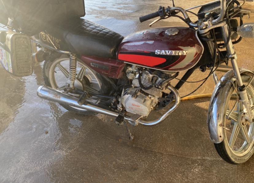 سيفان موديل 19 كلش نضيف كلشي بي شغال سلف هندر هورن اشاير لايت عالي ناصي دبل اشاره كلها شغاله شاصي نضيف والناضافه كدامكم السعر 370وبي مجال عنواني تكريت الديوم الرقم بي واتساب ***********
