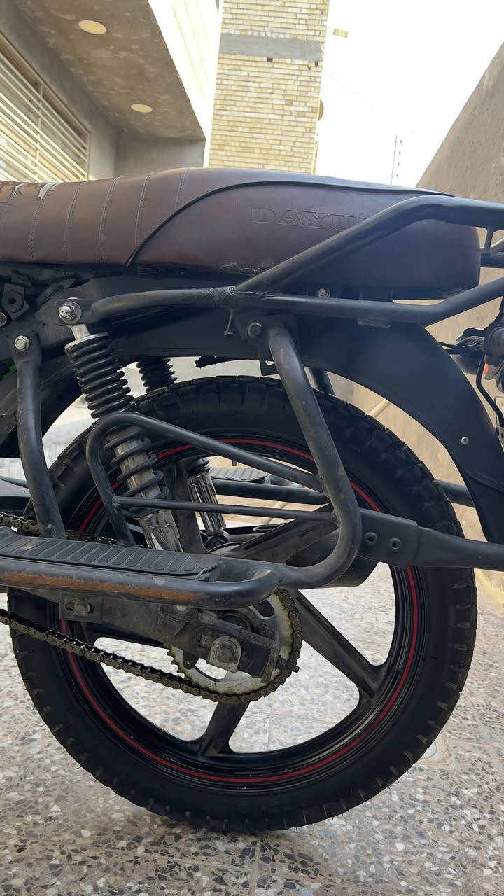 السلام عليكم اخوتي 

دراجه دايوان للبيع رقم بغداد تحويل ثاني يوم

دراجه ماناقصها شي مكينه وكير بلاديه 

السعر 2100 وبيها مجال انشالله 
رقم ‭0781 640 7014‬
المكان بغداد / الشعب / فلكة صباح الخياط 
ملاحضه الدراجه بيها نقص كم شغله ثانويه مو ضروريه
