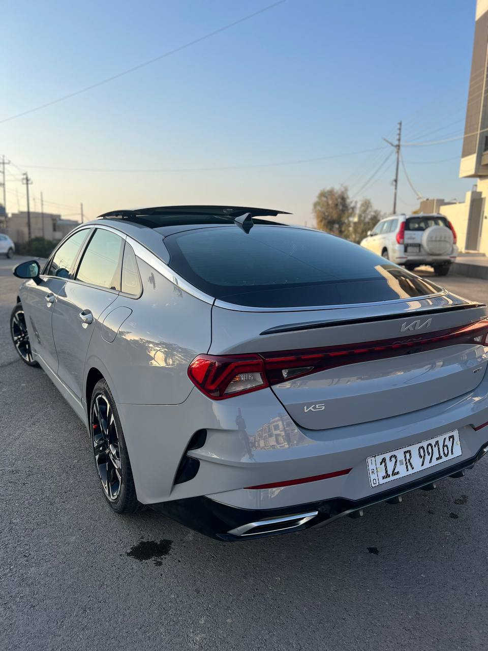 سلام عليكم
‏Kia K5 Gt-line 1/1
كي فايف جيتي لاين 2023 
رقم نينوى دولي
 اللون اسمنتي
المحرك 1.6 تيربو
ماشية(...28.)
بانوراما 
تشغيل عن بعد
رادارات امامية وخلفية وجانبية 
نقطة عمياء 
قيادة ذاتية 
صندوق ذكي
تشغيل عن بعد
كروز مثبت سرعة 
شاشة كبيرة 
شحن لاسلكي 
هند بريك كهربائي 
بصمة 
اشاير بالمري 
كامرة دواره
4 انضمة قيادة 
اوتو هولد 
ترحيب  باليدات
كشنات كهرباء 
داخل ماروني 
وارد أمريكي حادثها فقط الجاملغ الأمامي بدون دواخل 
بدون ايرباك

السعر 20000$
العنوان موصل حي الحدباء
للاستفسار هذا رقمي 
***********
