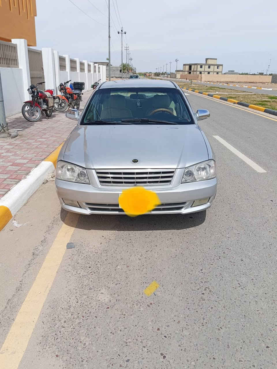 السلام عليكم سياره اوبتيما للبيع موديل 2001 السيارة حلوه أو جاهزه مكينه جديده كير اوتوماتيك رقم بابل السيارة موجودة في كربلاء *********** السيارة معروضة 54 أو بيه مجال تبريد شغال
