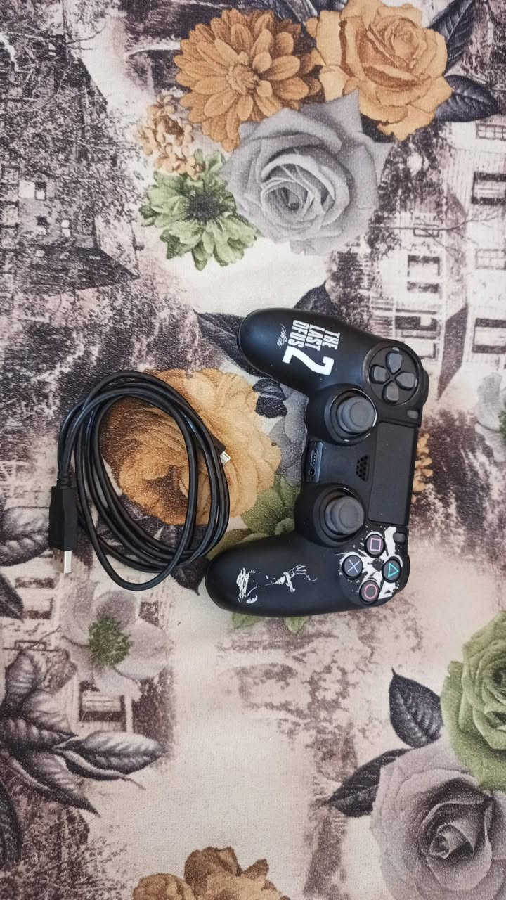 السلام عليكم بلي 4 للبيع
هارد 512 وياه لعبه far cry 5
يده وحده اصليه مال شركه نظام 13(غير قابل للتهكير ) نظافه ممتازه استعمال قليل السعر 240 واذا يجي ويا ups 850Va  جديد ب 250  للشراء  كربلاء ماعندي توصيل
 واتساب ***********
