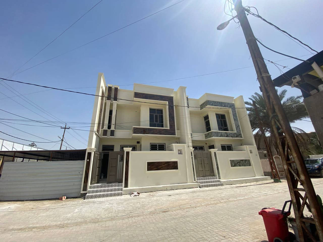 🏡 دار للبيع – العدد 2

📐 المساحة: 100 متر

📍 العنوان:
حي الفرات – قرب شارع المستوصف

🏢 عدد الطوابق: طابقين

✨ تفاصيل الدار:

3 غرف نوم

صالتين

استقبال

مطبخ

مجمع صحيات (داخل وخارج)

💡 دار مناسب للسكن بموقع مميز وقريب من الخدمات

📞 للاستفسار: (***********
***********
