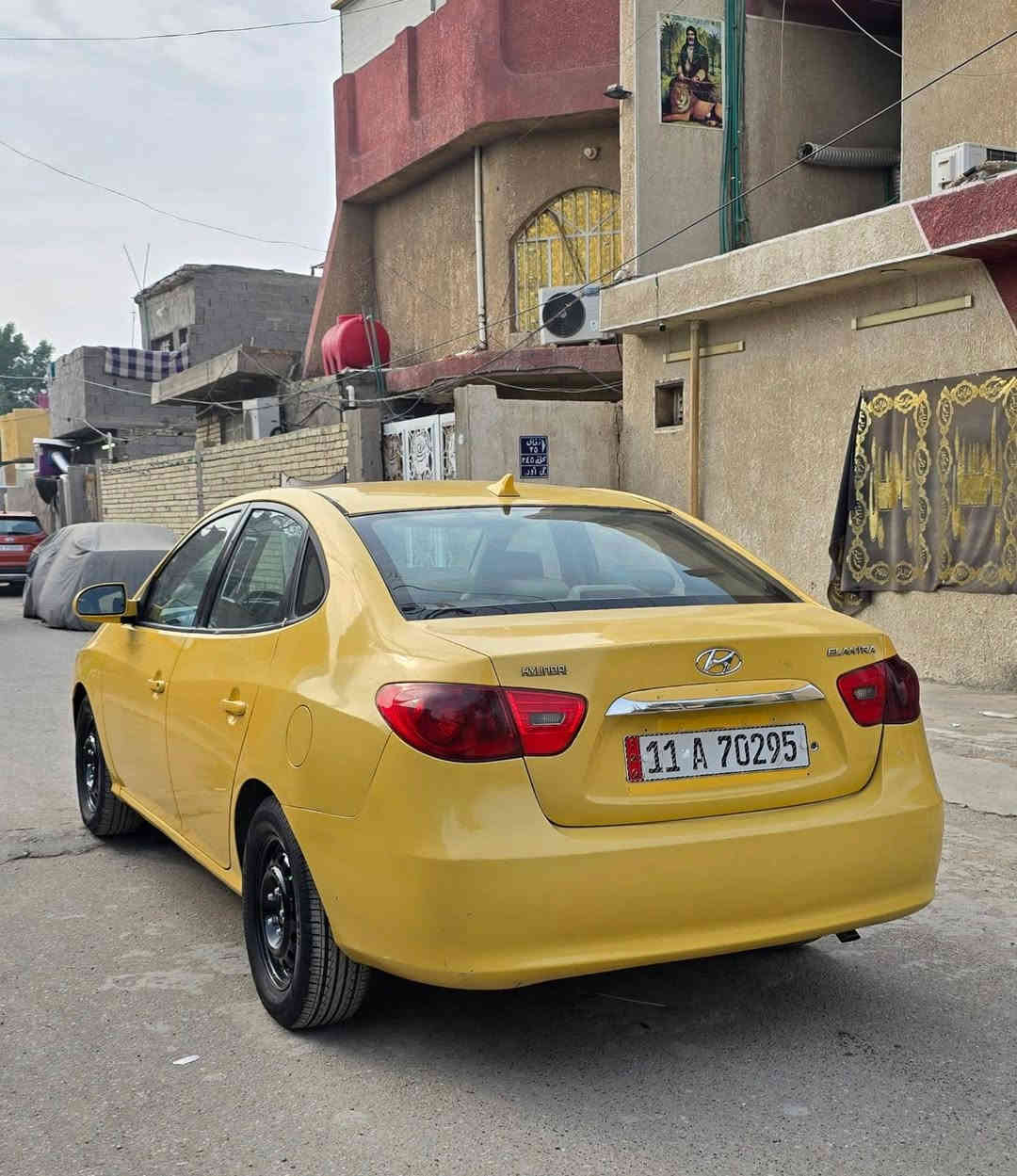 السلام عليكم  الانتره  ٢٠١٠ وارد امريكي ليبل واحد حادثه خشم جاملغ  أمامي وشويه من البنيد ونفسهن معمرات  سياره جديده خير من الله مابيه اي نقص ( بأسمي رقم بغداد انكليزي سنويه ٢٠٢٧) مدوشمه ارضيه كشنات
مكينه ٢٠٠٠ صدر أمامي خلفي جديد تخم تاير جديد هسه شاده كوري اصلي تحكمات مكينه وكير مكفولات تبريد ثلج
مكانى بغداد السعر ٩٨ رقم الهاتف *********** بغداد, العراق
