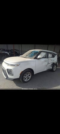 كيا سول • ٢٠٢٢ • حساسات كامره