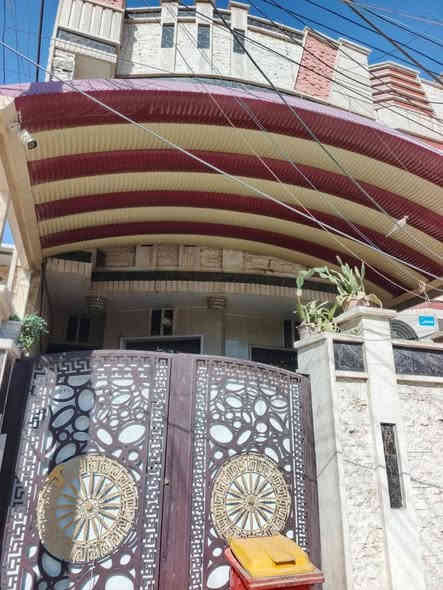 مشتمل100م #للبيع واجهه 5 "(مدخلين) بناء حديث ￼2022 "منطقه هادئه وراقيه
يحتوي على ؛$ كراج ‏ واستقبال وحولي مطبخ حار ‏وبارد ومنور و3 غرف نوم و خدمات  طابقين
طابو ملك صرف 
الموقع: مشتمل-‏ الشعب شارع عدن خلف صلاح الدين￼    
_________________________
(#مكتب_السوداني_للوساطة_العقارية)
عنوان المكتب بغداد-الشعب - حي التجار- مجاور اعدادية بلقيس للبنات‏- @‏‏ ***********￼ يوسف السوداني متواجد ماسنجر واتساب
