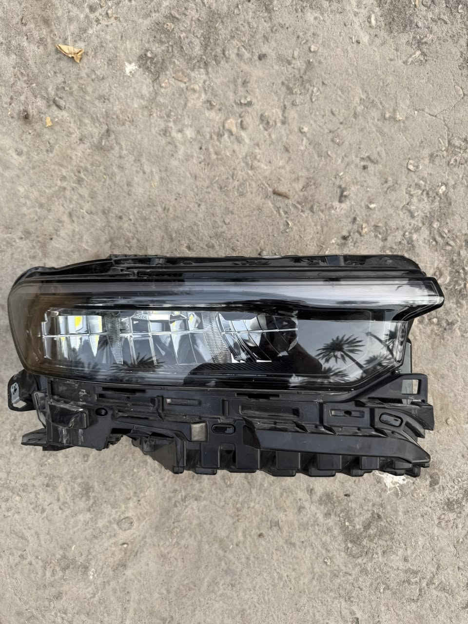 السلام عليكم
متوفر للبيع مازده جيب الشكل الجديد ليد اصفر الصفحة اليمين تجاري مستخدمة ايام فقط اخت الجديدة 
***********
المكان بابل
