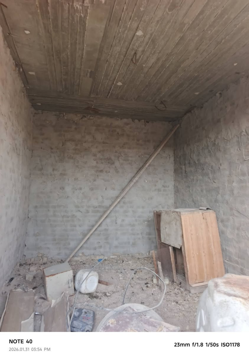 بيت بيع مستعجل 100متر العنوان شارع الصب عمود 321 طابو زراعي للاستفسار ***********
