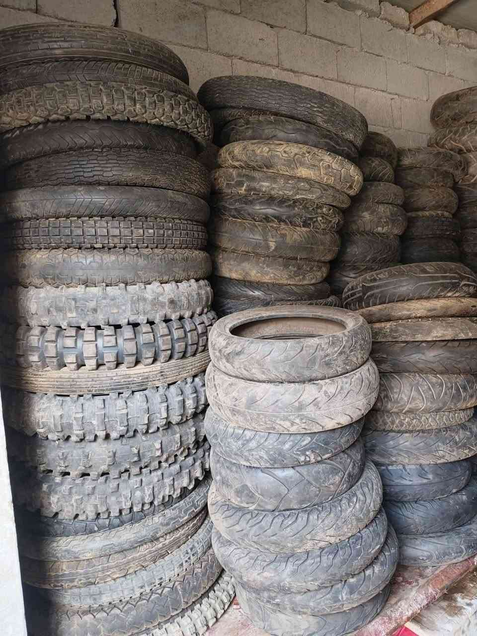 تايرات باله  ابيع الكميه كلها  التاير ب٦ اكثر من ٦٠٠ تاير الاحجام كبيره ١٣و١٤و١٦و١٧و١٨و١٩و٢١ بي سي اكس فورزه ماجسته هارلي بطح كولدن قفاز العنوان بغداد ***********

