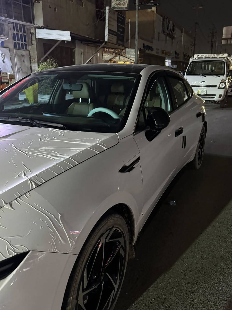 السلام عليكم سوناتا للبيع
سوناتا 2024 خليجي فول مواصفات 
اللون ابيض
دواخل جلد جملي 
انارة محيطيه 
بانوراما 
شاشة كبيرة 
حساسات 360 درجة 
كاميرا خلفية 
4 انظمة قيادة 
تبريد امامي خلفي 
بردات خلفية 
دخول ذكي 
تشغيل عن بعد 
عدادات ديجيتال 
شاحن لاسلكي 
ماشيه 57الف 
رقم بغداد حرة تحويل ثاني يوم بيه رصعتين بسيطات بالجاملغ الخلفي
السعر 232 وبيها مجال للطيبين 
مكاني بصرة


**إذا كنت صاحب هذا الإعلان وتريد حذفه لأي سبب، رجاءا أرسل رسالة إلى الدعم الفني**