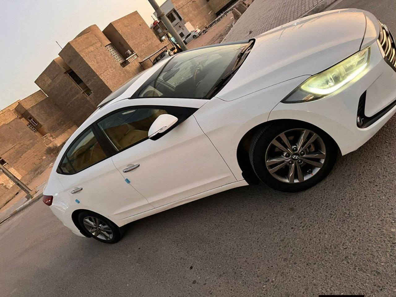 سلام عليكم للبيع النترا موديل 2017السياره وارد خليجي مكفوله بيه بس بارد بسيط بالباب الخلفي خلف الصدر 
تبريد ثلج ❄️ محرك 2000مامفتوح جديد السياره جديده 
مابيه اي نقص تحويل ثاني يوم ماشيه 187 السياره فول مواصفات 1/1 السعر 147وبي مجال مكاني كربلاء 
📞***********
