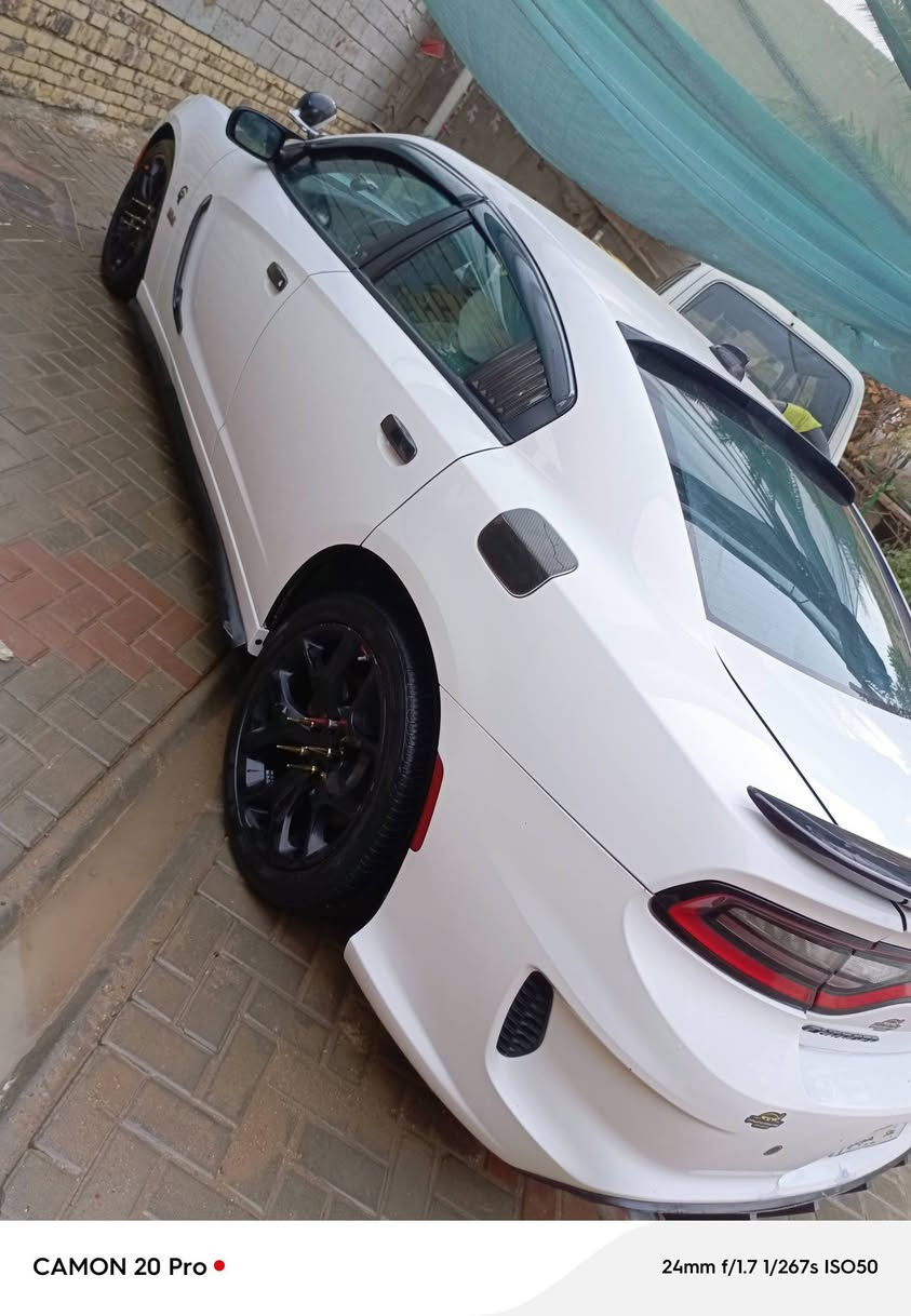 سلام عليكم جارجر بوليسي هيمي 8 سلندر مديل 21 سياره كلش جديده حادثه حلو موضح بصوره سياره نضيفه وحلوه كلش مكينه مامفتوحه كير يخبل سياره حلوه رقم بغداد سنويه ل28  سعر 175 بلاش والله سعره مكاني ديوانيه نتصل بدون مراوس  ‏‪***********‬‏
