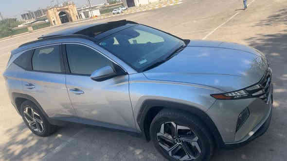 توسان-توكسان هايبرد 2023 نظيفة جداً السيارة ⭐️ وصول جديد
• عداد المساف40 ميل

 

السعر ١٩٨$

•القوة : 225 حصان وعزم 350 نيوتن

•الضرر الخارجي: تبديل الباب الايمن الخلفي  فقط بدون ايرباك

•ضرر الايرباك: لايوجد

 حادث خفيف والسيارة في حالة سليمة تماماً بدون اي نقص

- ابرز المواصفات : 

•شاشة لمس حجم كبير تدعم ابل كاربلاي

•نظام تبريد ذكي لتوزيع الهواء وطرد الحرارة بسرعة

•تشغل عن بعد 

•كير بنظام الازرار بتقنية حديثة

• مقاعد مخمل كهربائية 

• تدفئة مقاعد 

• تحكمات ستيرن كاملة + شفتات

• شحن لاسلكي 

• مرايا جانبية  كهربائية + تحذير النقطة العمياء

• باب الصندوق الخلفي كهربائية

• اربع انضمة قيادة Eco ,Sport ,Smart ,Snow

• اقتصادية بصرف الوقود

•نظام صوتي Bose Premium مع 8 سماعات + مضخم صوت 

أنظمة الأمان:

 • كاميرا وحساسات خلفية

 • نظام مراقبة النقطة العمياء

 • نظام المحافظة على المسار

 • الفرملة الذكية عن اكتشاف جسم قريب

  • نظام فرامل ABS + EBD + BA

 • نظام مانع انزلاق (ESP)

 • وسائد هوائية أمامية وجانبية

 • مثبت سرعة ذكي + رادار مانع اصطدام

مكان السيارة - بغداد- الوزيرية

للاستفسار

*********** واتس اب
