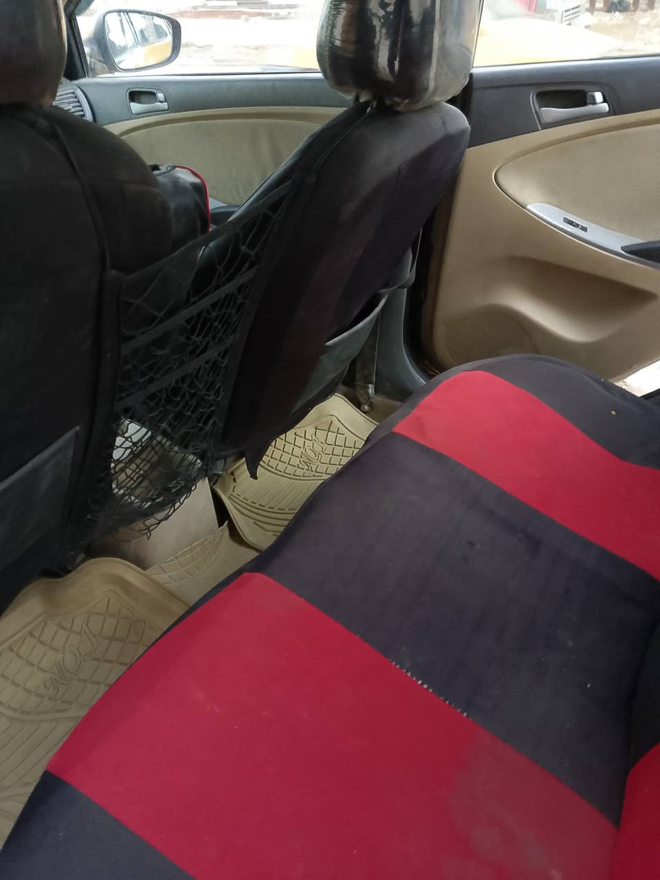 السلام عليكم سياره اكسنت تكسي خليجي 2015 محرك 1400  رقم بابل انكليزي  مكاني الديوانيه 
سعرها 77.   وبيها مجال المداور مباشرة واذا اكو مراوس  خصوصي عادي 

موبايل / ***********
