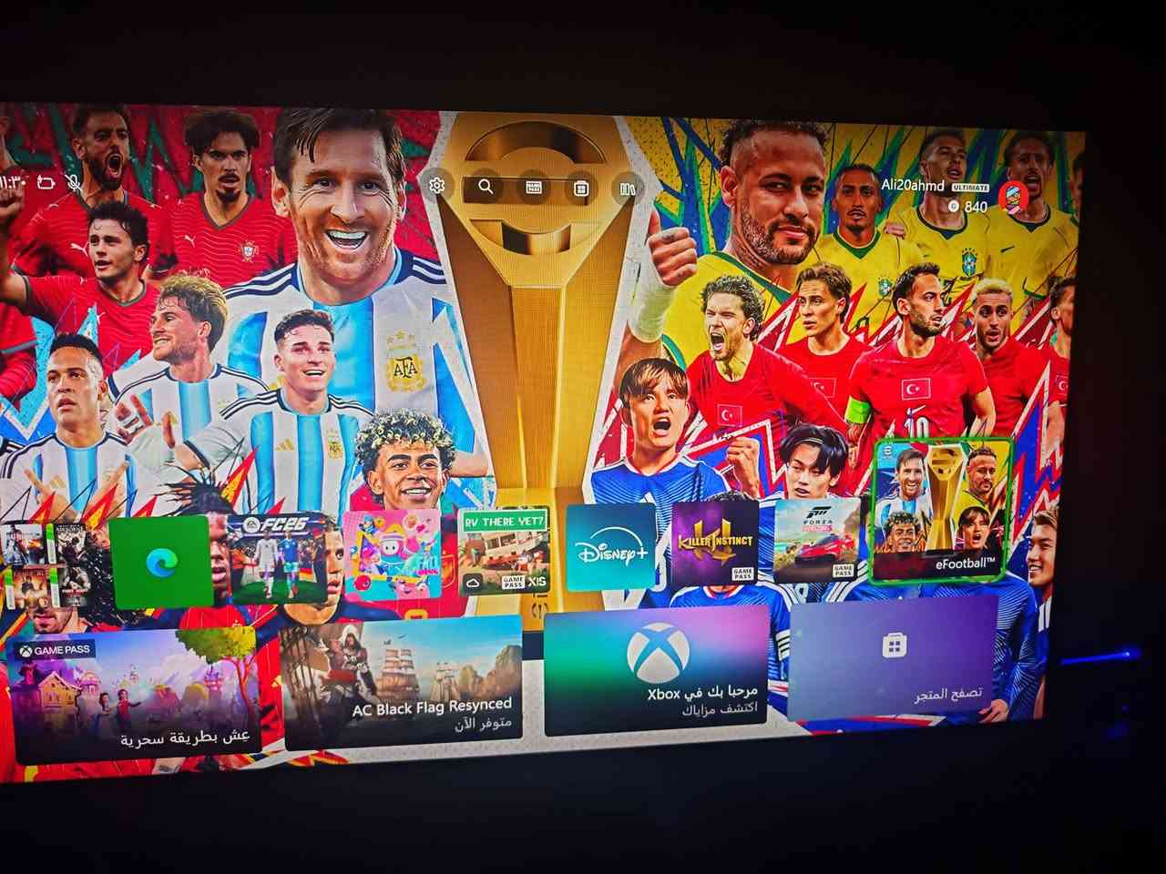 اكس بوكس وان اس حيل نضيف وبي هاي الالعاب كدامك بس ماعرف اذا يبقن ويا لو لا بس الحساب مو ويا ويا يدات ثنين كيم سير جدد وهاي ذاكرتة هم مصورهة الكم مكاني بغداد المشتل سعرة 200 الف والشراي يتصل ***********
