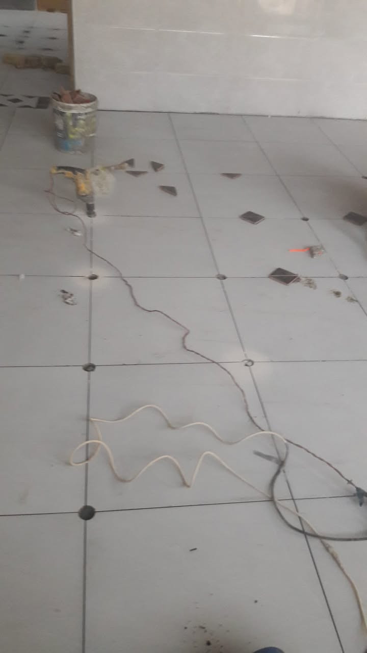 خلفه جداري ارضي بورسلين سيراميك بايات درج نجف فقط ***********
