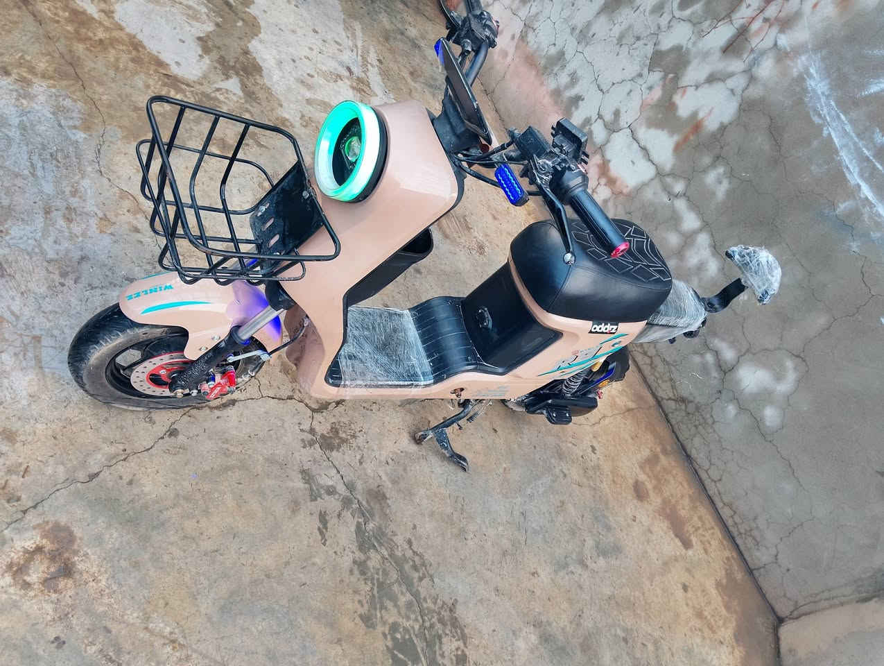 بايسكل شحن لبيع
سعر 400بي مجال 

نوعي R9

موديل 2025

5بطاريات دبل 

عند نضام بك 

 أربع نمر سرعته 109

لأيت كدام شغال ناصي كالي 

نشرات شغال 

اشاير شغال 

بلوتوث شغال 

اي عيب مابي 

رقم ***********

مكان كركوك
