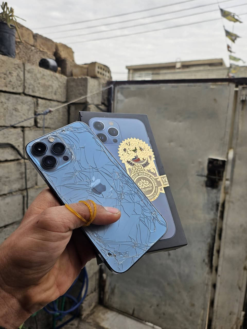 13 برو ماكس 256 بطاريه 85 الجهاز مكفول فقط ضهر مفطرر سعر 610 مكان شعب ***********
