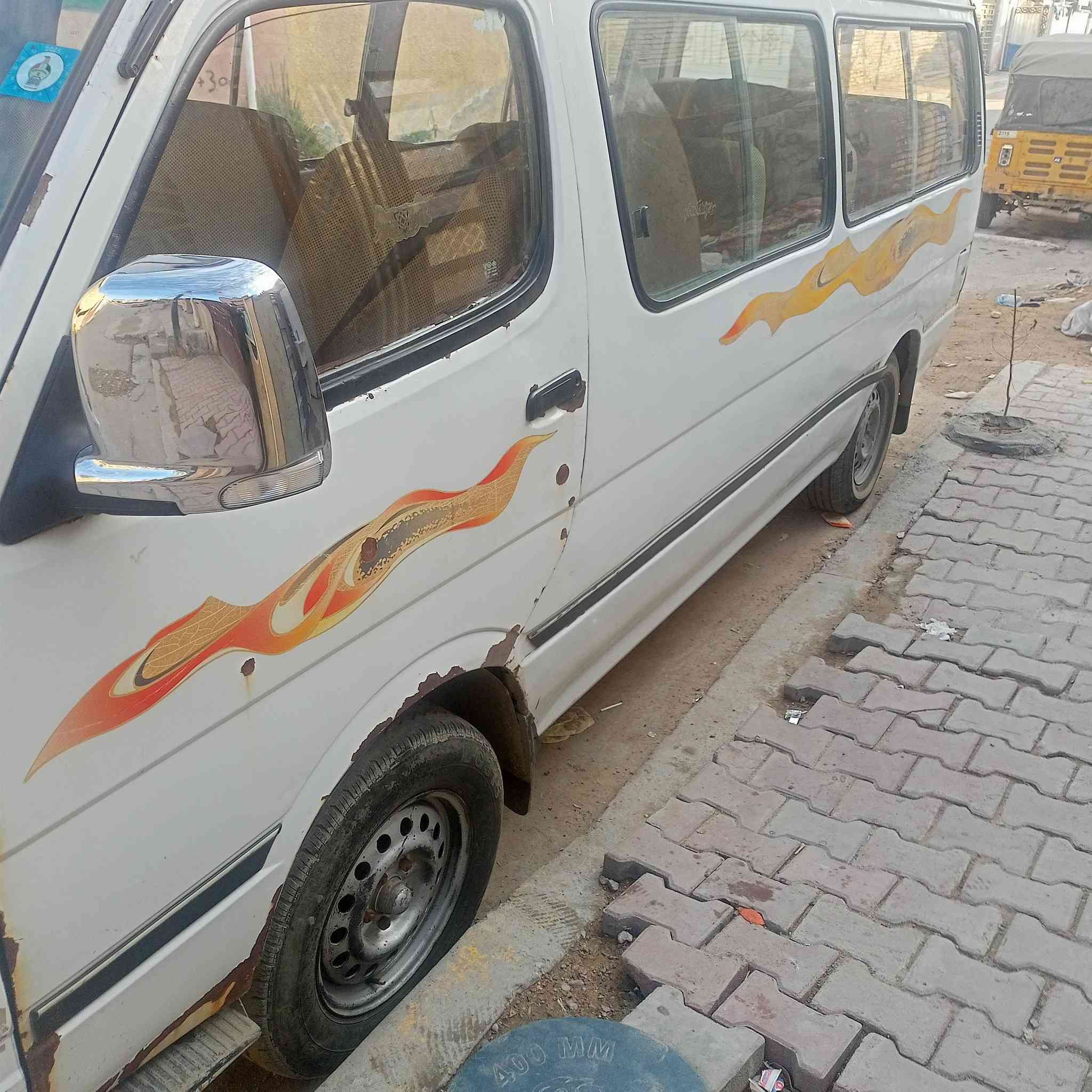 فتون موديل ١٢ اللبيع رقمهة بغداد نكليزي بسمي السيارة مصفرة هية ومرور ضريبة كشرهة تعبان محرك فور واي ينقص  /كير  وكسن تضاف مكانة بغداد الحسينية السعر ٤٢ وهذا رقمي بي وتساب ***********
