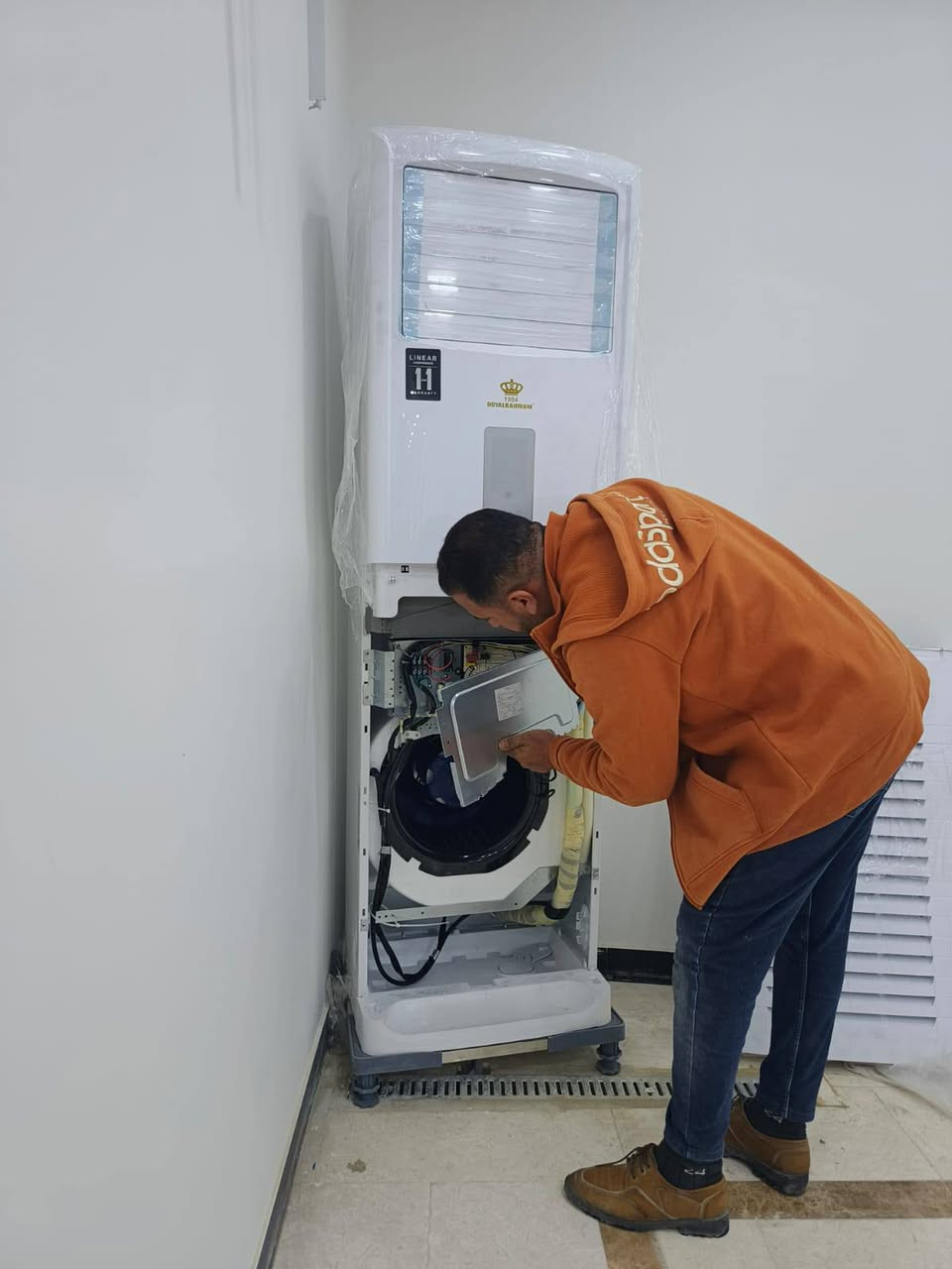 ❄️ ورشة كاظم الفرطوسي للخدمات الفنية & مجمع الحاج فاضل علوان ❄️
​هل تبحث عن الراحة والانتعاش في صيف العراق اللاهب؟ نحن هنا لخدمتكم بأعلى معايير الجودة وبأسهل طرق التسديد!
​🛠️ خدماتنا الفنية (ورشة كاظم الفرطوسي):
​نقدم لكم حلولاً متكاملة وشاملة لعالم التبريد:
​نصب وفك: تركيب واحترافي لجميع أنواع السبالت والمكيفات.
​صيانة وغسل موقعي: تنظيف عميق بأحدث المعدات في مكانك لضمان أعلى كفاءة تبريد.
​دعم فني متخصص: فريقنا جاهز لتلبية احتياجاتكم داخل وخارج محافظة ذي قار.
​🏢 تجهيزاتكم من (مجمع الحاج فاضل علوان):
​نوفر لكم أجود الأجهزة الكهربائية والمنزلية مع ضمان حقيقي وشامل يمنحكم راحة البال.
​💳 عروض الأقساط والضمان:
​لأننا نهتم بتسهيل الأمور عليكم، وفرنا لكم:
​نظام أقساط مريح: عبر منصة مصرف الرافدين ولمدة تصل إلى 10 أشهر.
​ضمان حقيقي: التزامنا بالضمان هو سر ثقة زبائننا بنا.
​📍 الموقع:
​سوق الشيوخ - تقاطع الصناعة - قرب الملعب.
(موقع مجمع الحاج فاضل علوان)
​📞 للحجز والاستفسار (نحن بخدمتكم دائماً):
​تواصلوا معنا عبر الأرقام التالية:
​***********
​***********
​***********
​💡 نصيحة فنية من ورشة الفرطوسي:
​للحفاظ على كفاءة السبلت وتقليل استهلاك الكهرباء في الصيف، ننصحك بتنظيف الفلاتر الداخلية دورياً وفحص مستوى الغاز قبل اشتداد الحرارة.
​ثقتكم هدفنا.. ورضاكم غايتنا
#تبريد #صيانة #سوق_الشيوخ #ذي_قار #أقساط #مصرف_الرافدين #أجهزة_كهربائية
