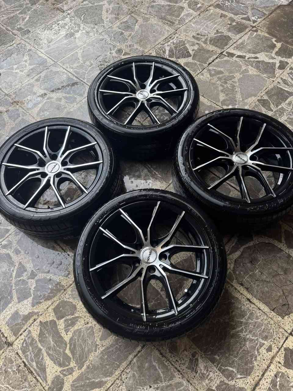 السلام عليكم 
تخم وياله  PDW تايلندي 
حجم 17
مع تخم اطارات تويو 
يرهم كوري-ياباني-صيني

بغداد شارع فلسطين عدي توصيل لكل المحافظات

***********
***********
