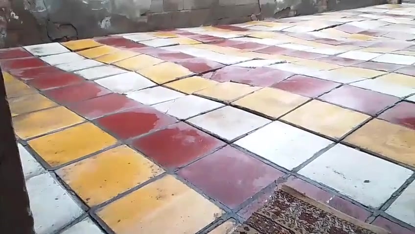 سلام عليكم  بيت البيع المساحه 150 لواجهيه 6النزال 30بيت قديم العنوان العبيدي شارع الجامع قرب كوفي المختار الستفسار على هاذ الرقم ‏‪***********
