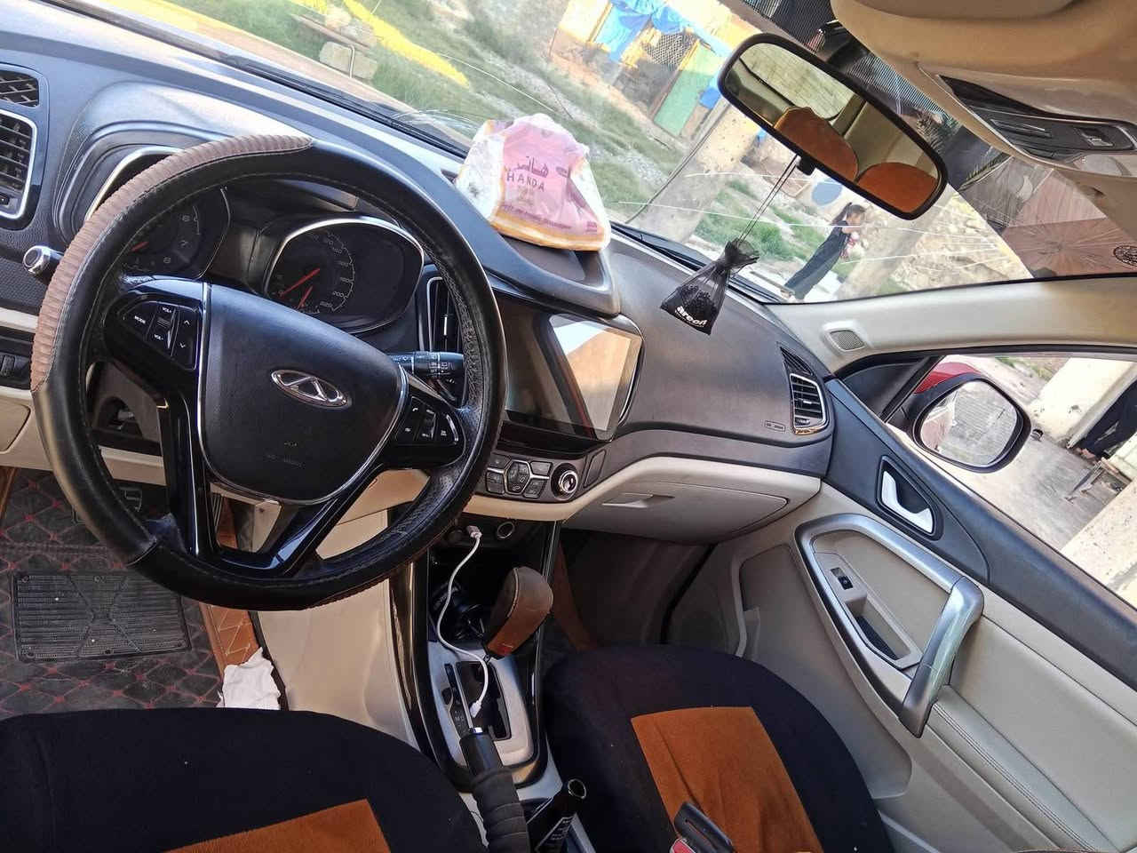 السلام عليكم للبيع او مراوس
سياره شيري تيكو فايف موديل 18 ادوات بدون كص او رقم مكفوله محرك فيفتي عشرين  كير ومحرك شرط عل فحص اشاير تنته مشط تدفئه كامره خلفيه  اضويه كله شغاله  عندي رونات وتبريد مايشتغل بسب كهربايات 
*********** المكان الزويه السعر 43
