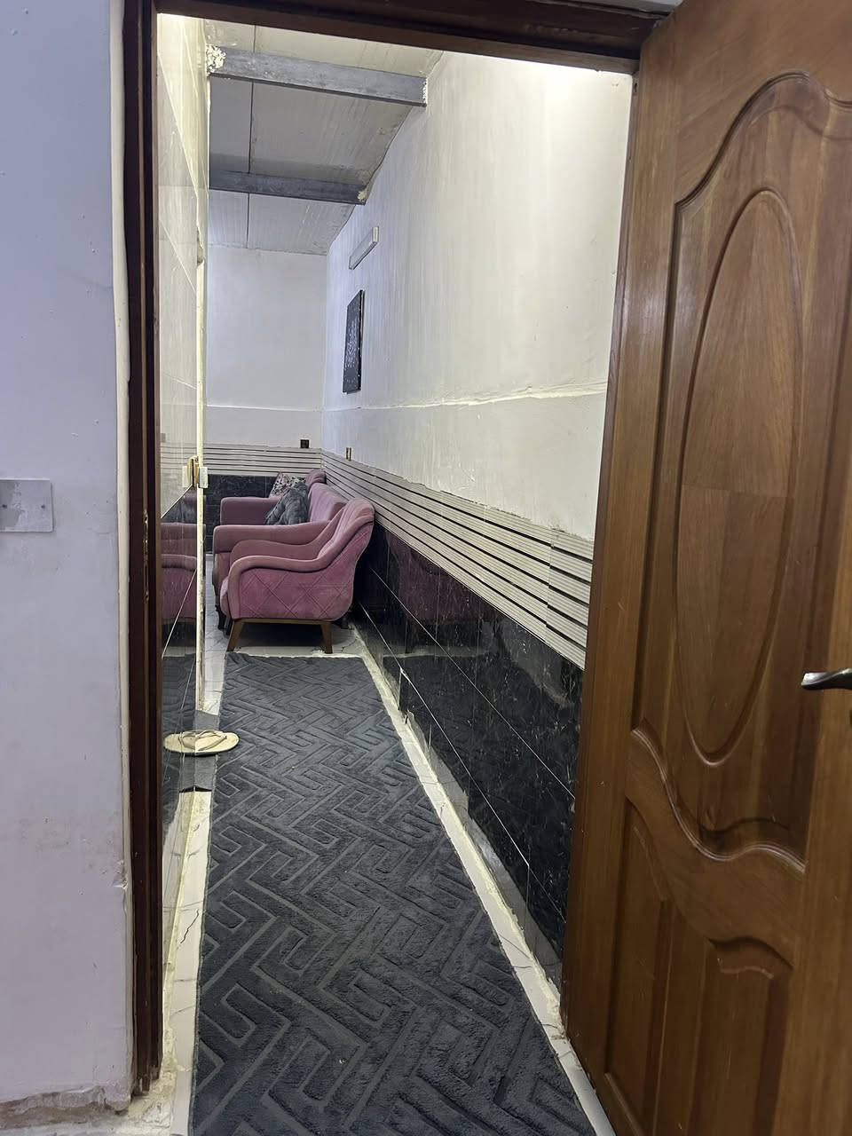 إسلام عليكم بيت بالتراث قرب الدرويش شارع الربيعي مساحته ١١٠ واقع حال سعره ٢٢ الاتصال ***********
