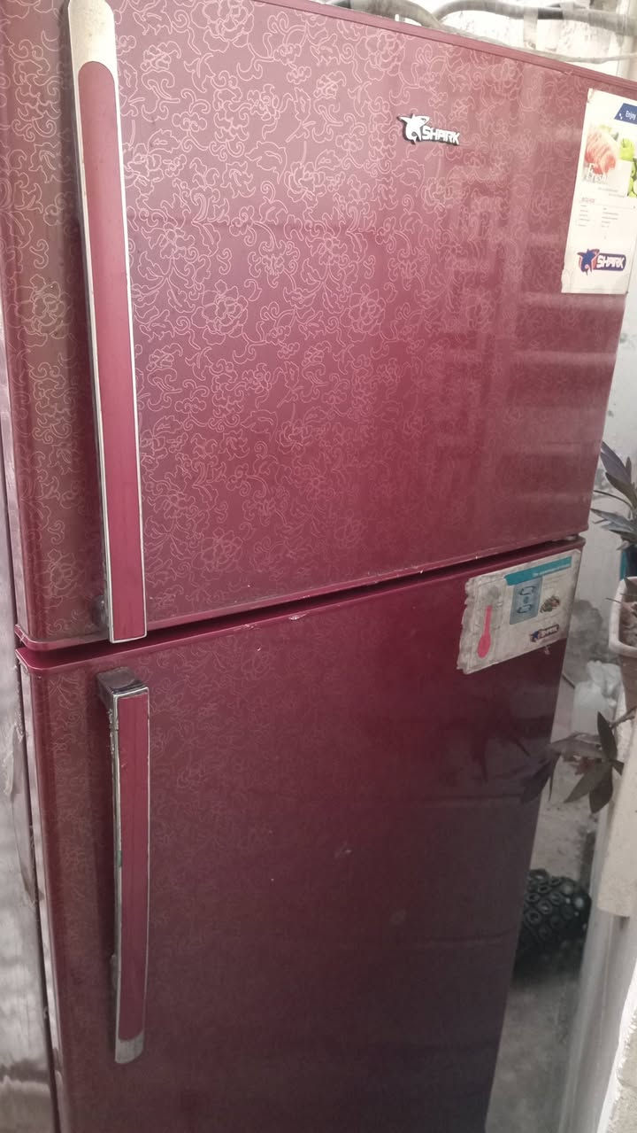 ثلاجة ماركة شارك للبيع السعر ١١٠ الف بحالة جيدة بس بيهة مكان خايس جوة الباب بس غير هاي الشغلة كلشي ما بيهة شغالة وتفحص يلة تاخذ


**إذا كنت صاحب هذا الإعلان وتريد حذفه لأي سبب، رجاءا أرسل رسالة إلى الدعم الفني**