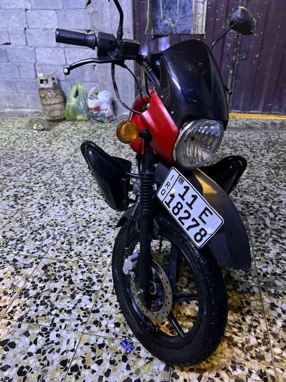 سلام عليكم دراجه بوكسر 2023 رقم دراجه جديده ما متعوبة احله من صور سرع 2500 بيه مجال قليل ‏‪0770 629 4064‬‏
