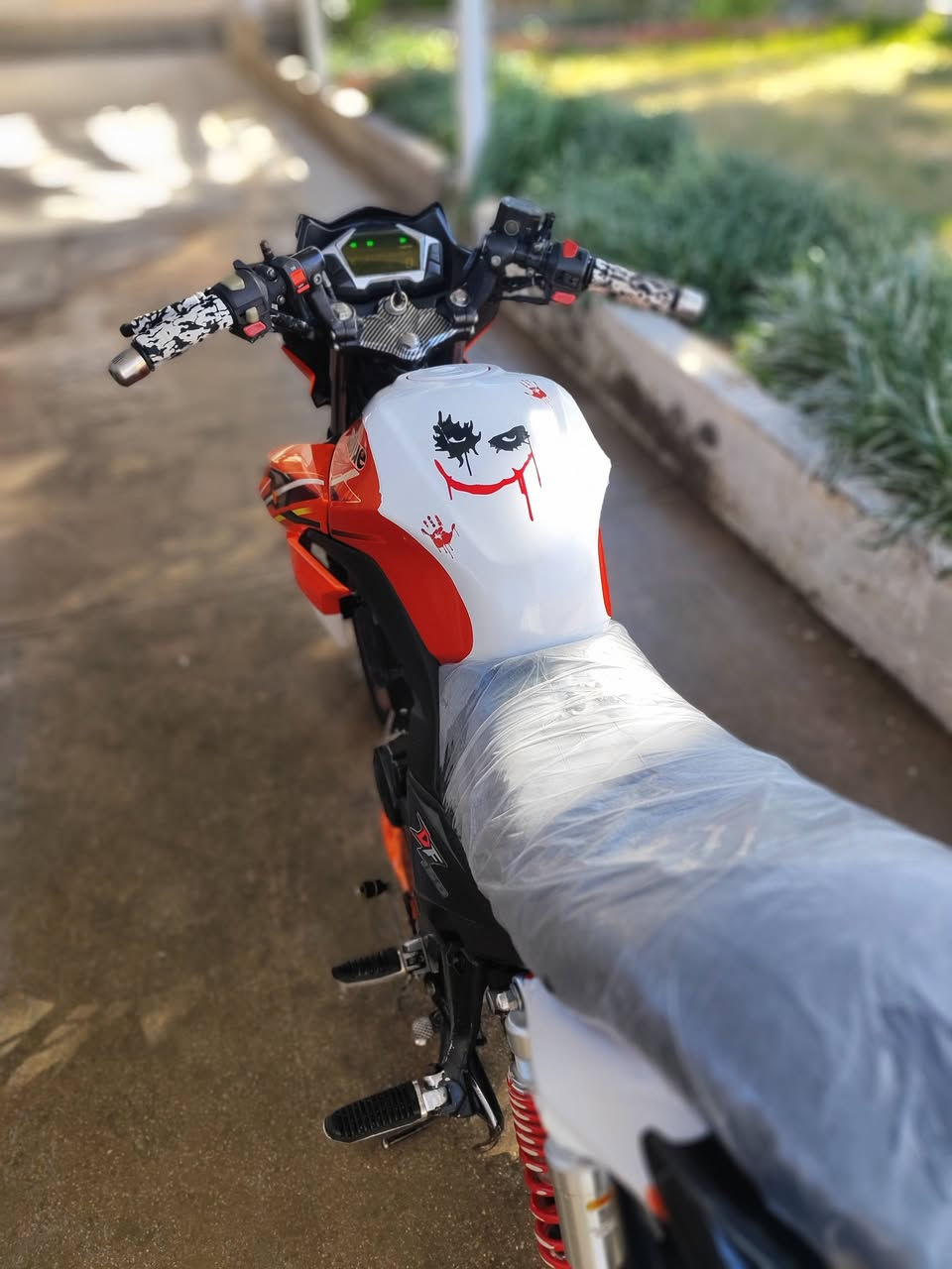 السلام عليكم 
للبيع او مراوس حسب القناعة 
هاوجي DF موديل 2020 مسجل لوحة انكليزي تحويل مباشر نظافة كما موضح بالصور كامل مكمل مابي نقص برغي 
السعر 2500 وبي مجال بسيط المكان عانه 
تواصل خاص
واتس اب ***********
