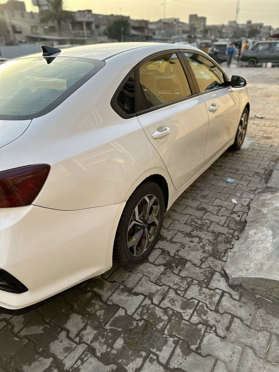 السلام عليكم
فورتي 2019 
محرك 2000 دوش كير ايتي ومحرك كفالة بس رواجز مبدله فقط كفالة لغود وشواصي موصفات تحكم ستيرن قياده ذاتيه مثبت سرعه تحديد المسار سونار موجود 
للبيع ب 125 وبيها مجال بسيط عنواني بغداد مدينة الصدر ق 41
***********
