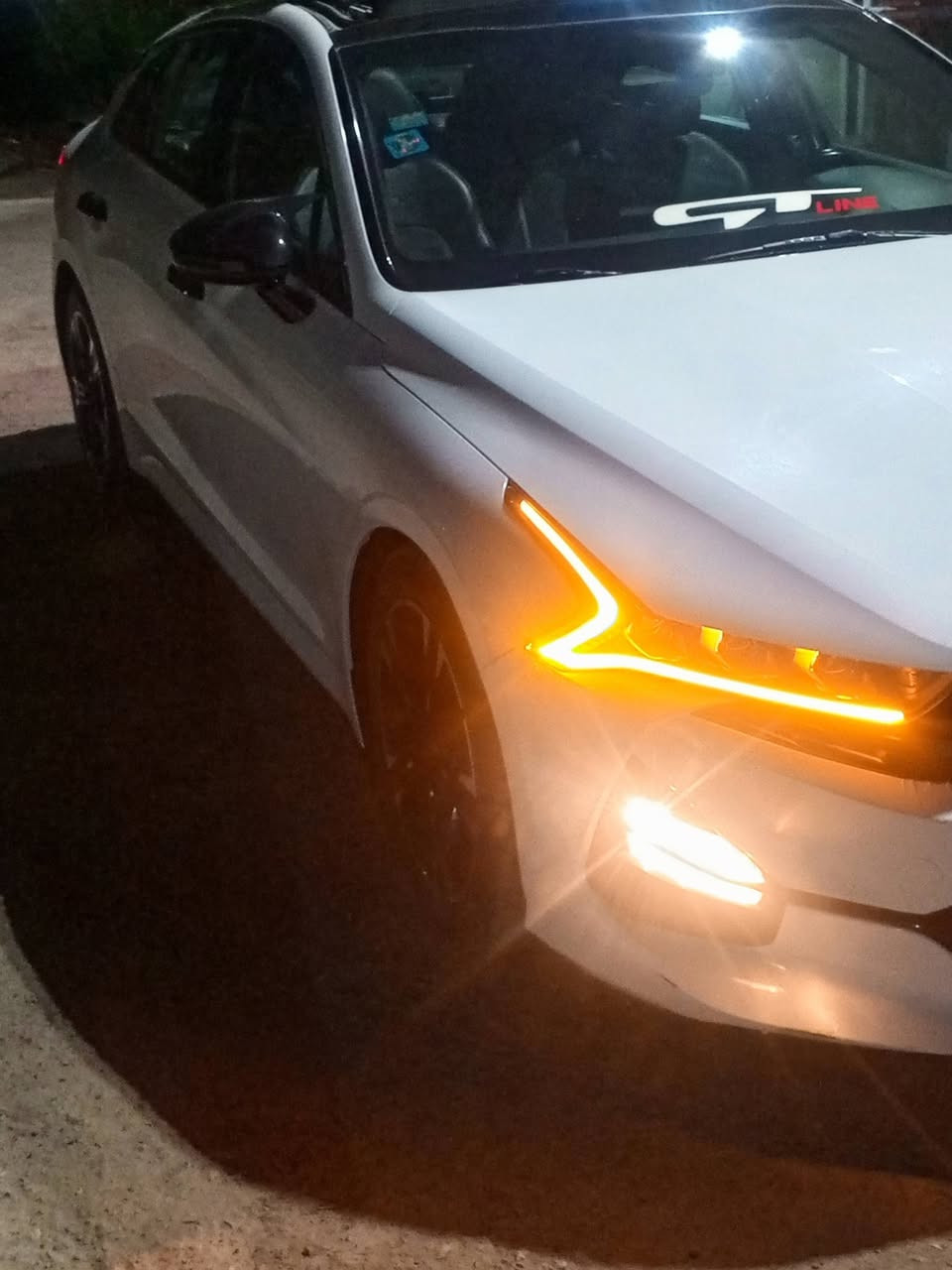 🔥 يا الله –  🔥
***********🚘 K5 موديل2021– GT Line
✨ فووول الفووول (1/1)
📍 رقم بغداد جديد
🎨 لون ابيض مميز – داخل أسود بلاد 🔥
🔹 بانوراما
🔹 شاحن وايرلس
🔹 رادارات (أمامي + خلفي + جانبي)
🔹 بصمة دخول وتشغيل
🔹 هاندبريك بصمة
🔹 4 أنظمة قيادة
🔹 أبواب بصمة
🔹 لايت LED متغير
🔹 تحكمات ستيرن
🔹 أوتو هولد
🔹 شاشة جبيرة
🔹 كاميرا 360 (دوارة)
🔹 صندوق بصمة
🔹 كشنات تدفئة
✨ إضافات خاصة:
▪️ كفرات يدات أبواب
▪️ إنارة داخلية (مود لايت)
▪️ لايت متغير إضافي
▪️ كفرات مرايات (ستايل بات مان 🦇)
▪️ سكوبات جام + إضافات أخرى
📌 السيارة نظيفة ومميزة وجاهزة من كلشي
   🔁 بيع فقط
   سعر175$ بيها مجال قليل 
📍
