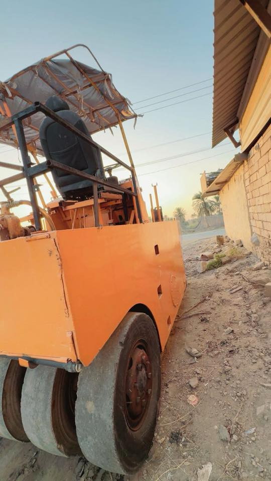 سلام عليكم حادله مطاطيه 9 تاير مكينه بي ازوزه كهربائيات شغاله مرشات جاهزه لعمل رقم منفيس مكانه حله ***********
