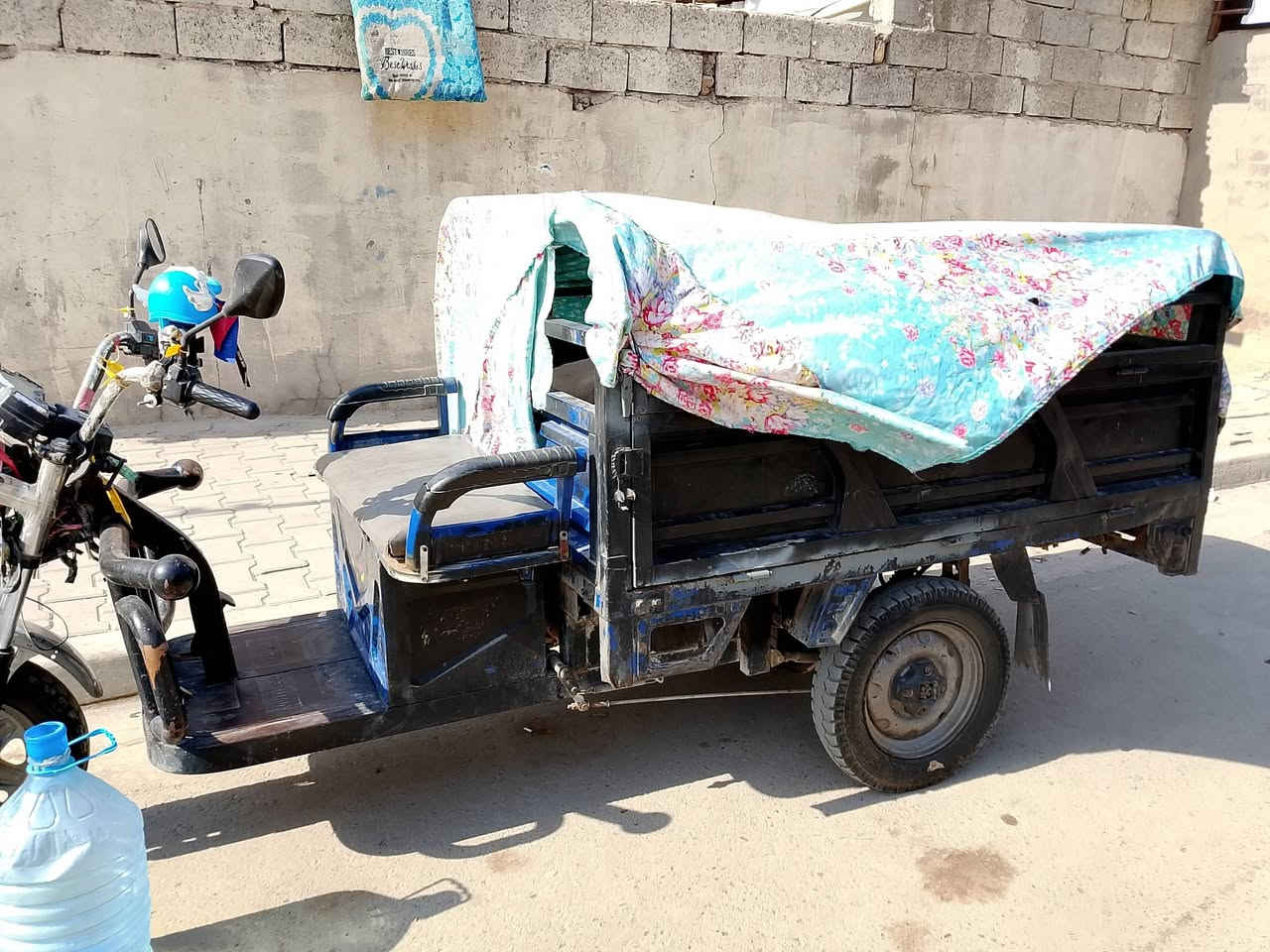 السلام عليكم ستوته شحن للبيع مديل 23  بطاريات كبار جدد + ماطور جديد ستوته فحل مو النثيه لايت زنون السعر850 المكان الغزالية شارع الضغط قرب دائرة الكهرباء


**إذا كنت صاحب هذا الإعلان وتريد حذفه لأي سبب، رجاءا أرسل رسالة إلى الدعم الفني**