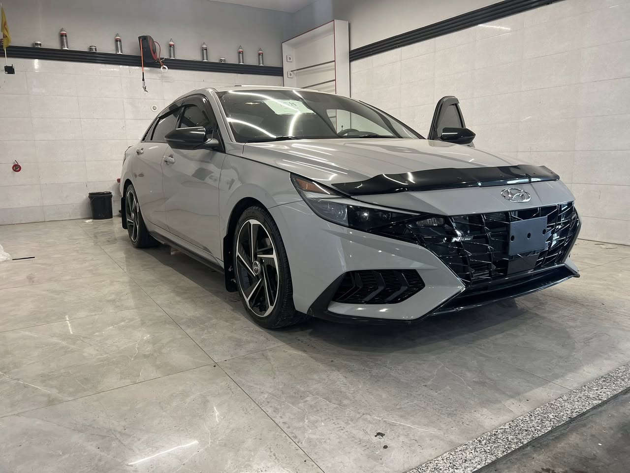 النترا N Line 
2023 وارد امريكي 
مكينه 1.6 توربو رياضي 🚀
فول مواصفات 
سلايد / بصمه / كشنات جلد حضن رياضي مختوم N / كشنات تدفئه وستيرن تدفئه / هندبريك بصمه / شاشه الكترونيه جبيره متصله/ شفتات ستيرن / مودات قياده / تحكم ستيرن فول / كامره خلفيه / دشبول 7 الوان متغير / سقف كنتاره / كزوز صوت رياضي / وباقي مواصفات ال n line هواي 
سياره رقم هزه جديد 
العنوان اربيل السعر 162 وبي مجال بسيط 
بدون صبغ بدون ارباك حادث خلفي 
***********
