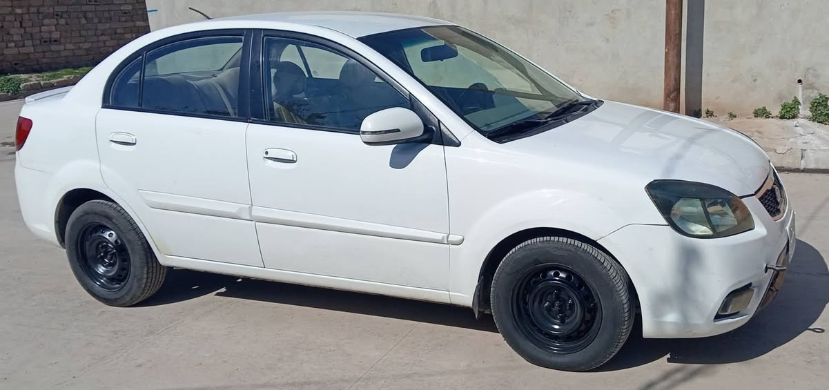 كيا ريو 2011  رقم اربيل سنويه الي2030 هزه جديده بلا ضرر بيه تقليم بسيط مكينا كير شرط مكان الموصل سعر 93 وبيه مجال ***********
غير متواجد عل فيس
***********
