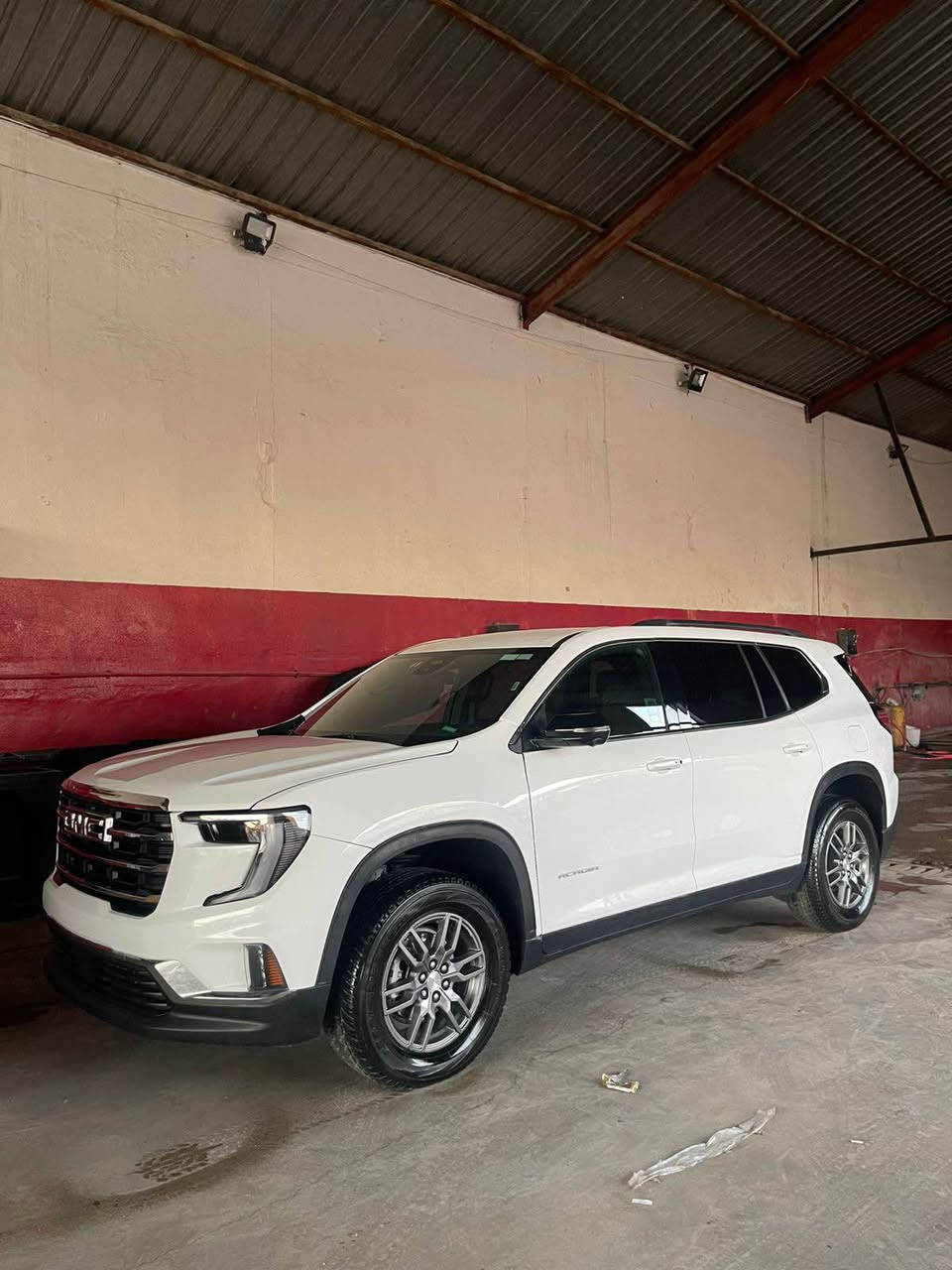GMC Acadia evolution 2025
 Full mwasafat 

فول مواصفات
ارباك فقط سترين
ثلاث قطع صبغ حادث سطحي
تبديل ثنين باب بلادي بدون صبغ
لون ابيض
سبع راكب
خمس كاميرات
شاشه كبيره
حساسات امامي و خلفي
رادار امامي و خلفي و جانبي 
تحذير تصادم امامي خلفي 
بعد هوايه مواصفات بيها
كير و محرك و كهربائي شرط

سعر
٢٢٥
ارخص سعر بالسوق
رقم تلفون 
***********
 
مكان اربيل
تترقم شمالي أربيل, العراق
