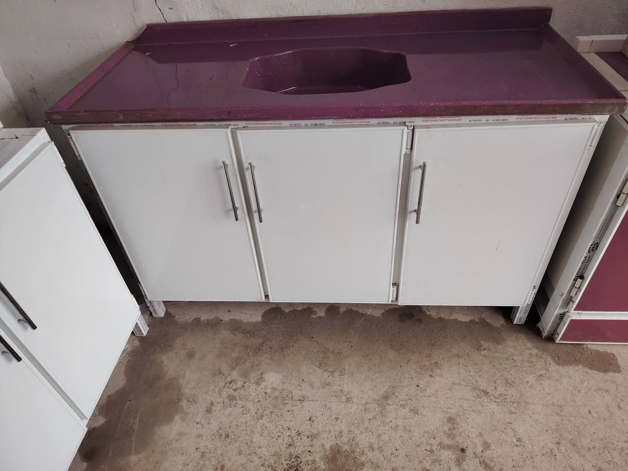 كونترات لبيع كلمن وسعره مكان حله ورديه خارج قرب مستشفى الكفيل وهذه رقمي *********** بيه وتساب ويرهمن مراوس وشتري جميع لكاونترات حتلو مكسر شعندك سبالت مكيفات عطلان مولدات شعندك خذ
